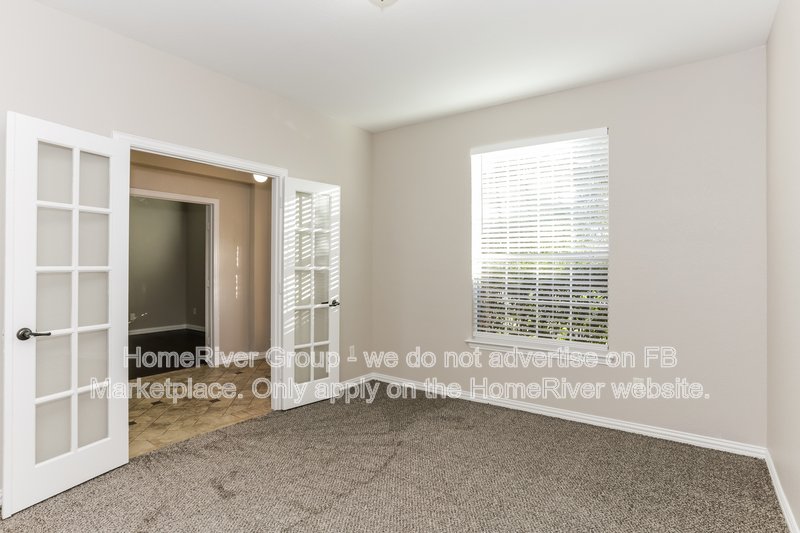 Available Now| Pets Welcome | property image