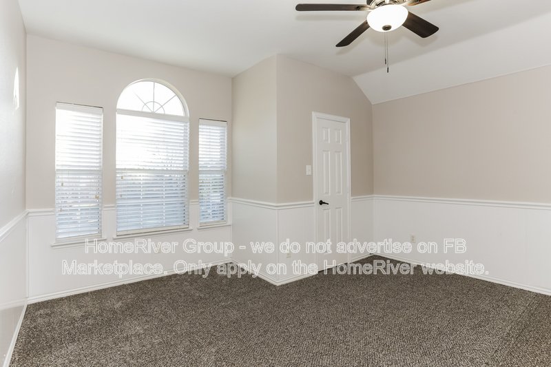 Available Now| Pets Welcome | property image