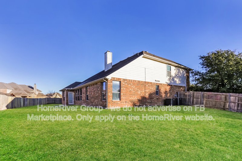 Available Now| Pets Welcome | property image
