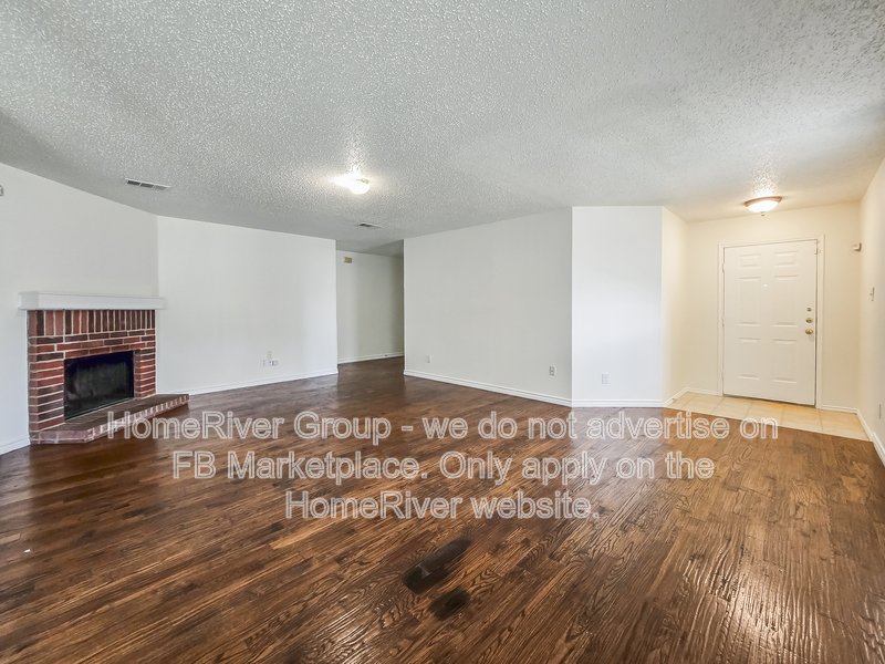 Pet-Friendly | No Carpet | Huge Fenced Backyard. property image