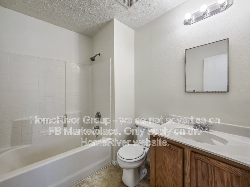 Pet-Friendly | No Carpet | Huge Fenced Backyard. property image