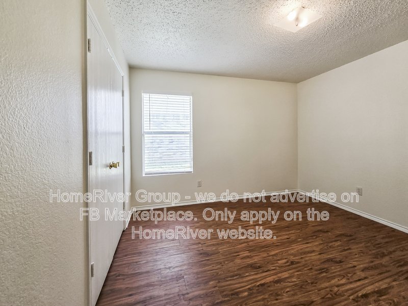 Pet-Friendly | No Carpet | Huge Fenced Backyard. property image