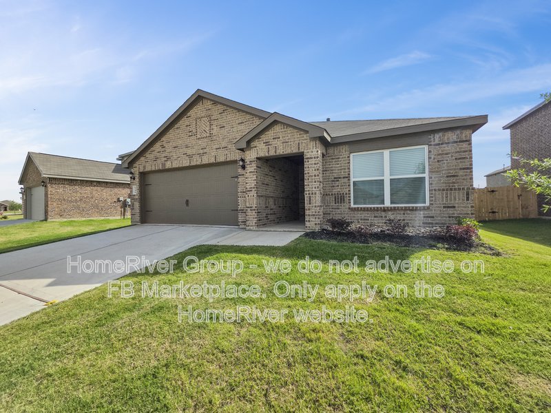 Available Now | Pet Friendly |  Fenced Yard |  Fridge Included property image
