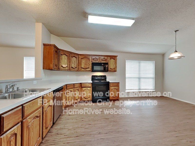 4 BR Home | Fireplace | Fenced Yard property image