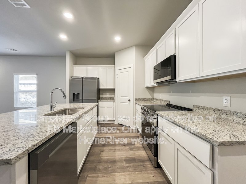 Available Now | Pet Friendly | Fridge Included | property image