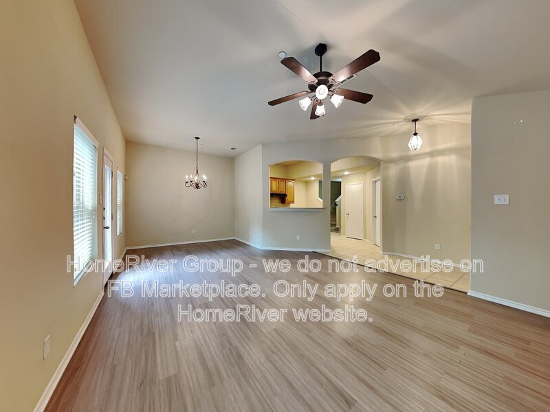 Great Location! Private fenced yard 2 Community Pools & More! property image