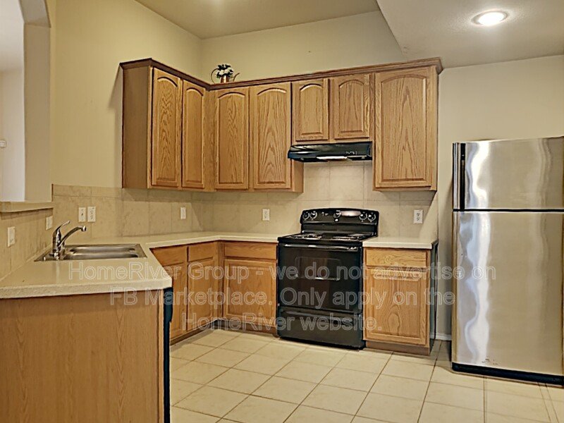 Great Location! Private fenced yard 2 Community Pools & More! property image