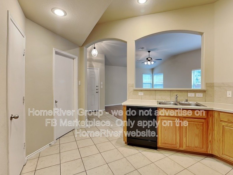Great Location! Private fenced yard 2 Community Pools & More! property image