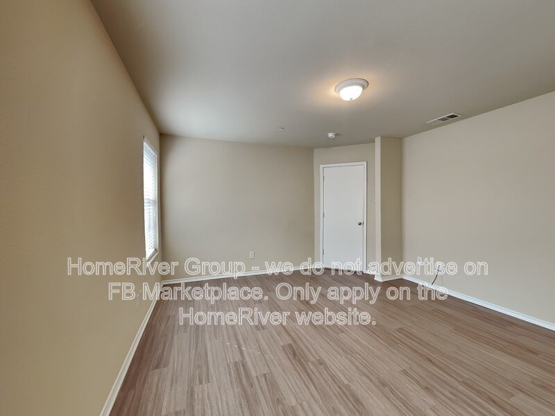Great Location! Private fenced yard 2 Community Pools & More! property image