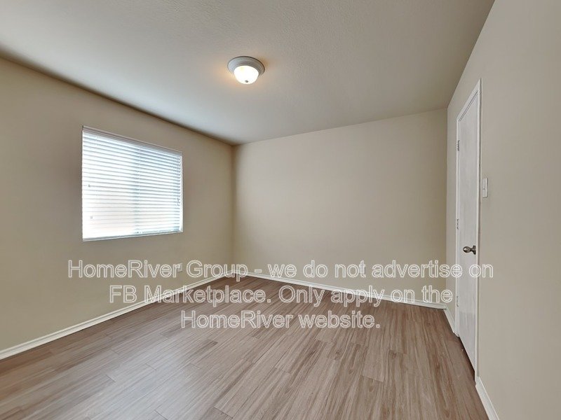 Great Location! Private fenced yard 2 Community Pools & More! property image