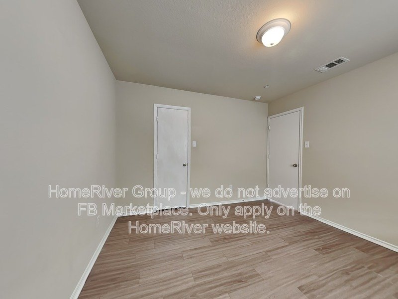 Great Location! Private fenced yard 2 Community Pools & More! property image