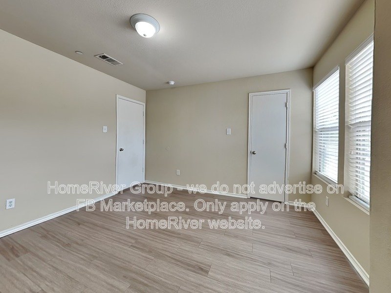Great Location! Private fenced yard 2 Community Pools & More! property image