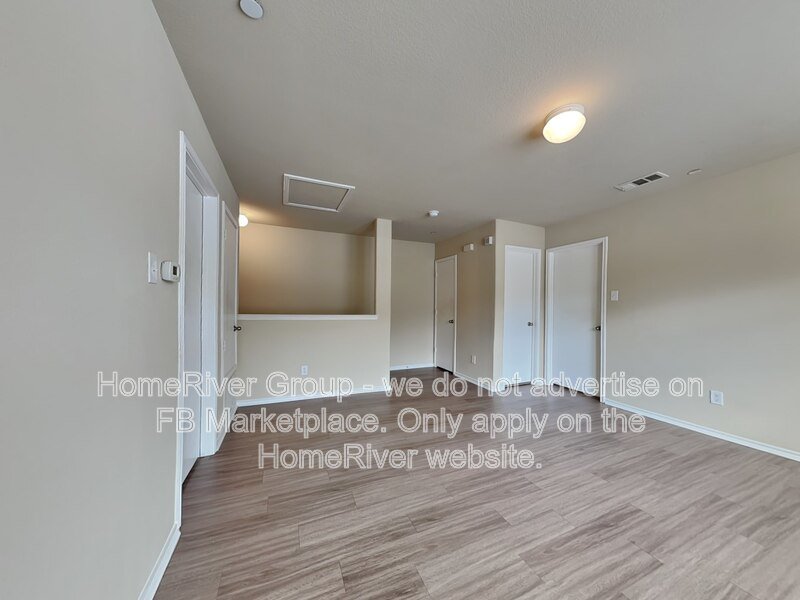 Great Location! Private fenced yard 2 Community Pools & More! property image