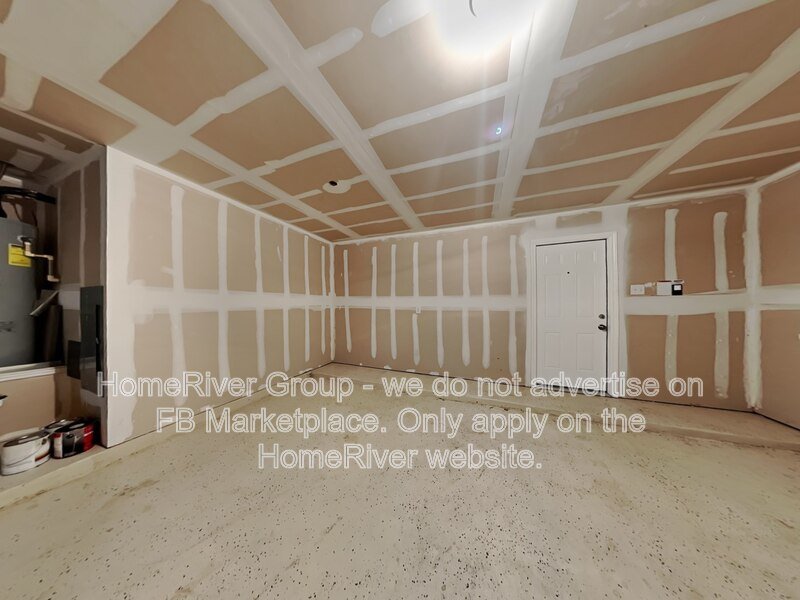 Great Location! Private fenced yard 2 Community Pools & More! property image