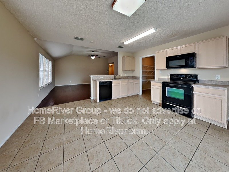 Beautiful 3 Bedroom Home in Wylie w/ W/D &amp; Refrigerator included! property image