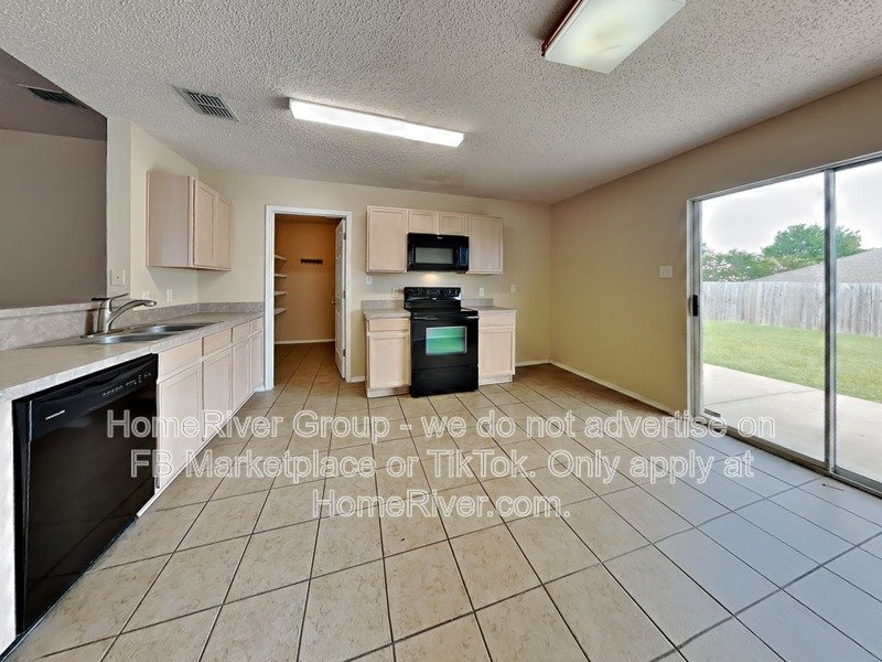 Beautiful 3 Bedroom Home in Wylie w/ W/D &amp; Refrigerator included! property image