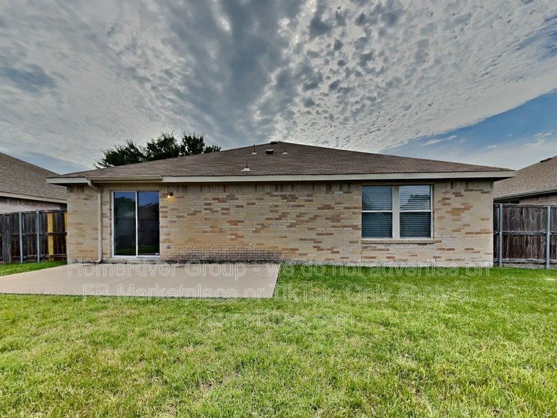 Beautiful 3 Bedroom Home in Wylie w/ W/D &amp; Refrigerator included! property image