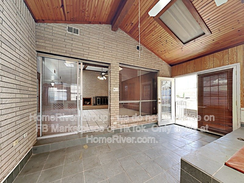 Ranch Style | High Ceilings | See through Fireplace property image