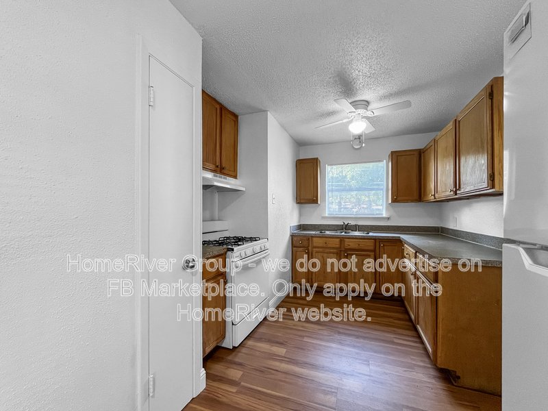 Available Now! 2820 Hillglenn Rd property image