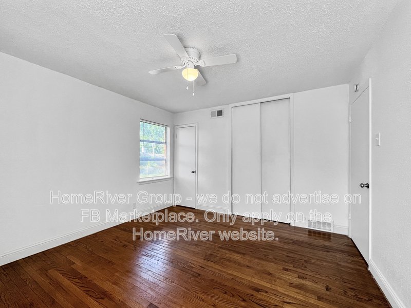 Available Now! 2820 Hillglenn Rd property image