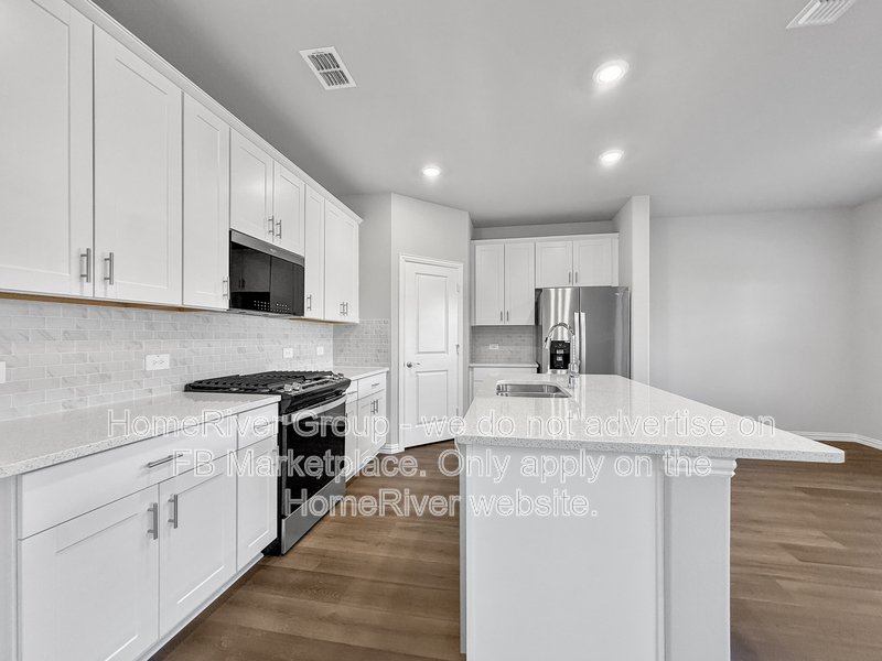 Available Now! 3905 Sandstone Dr, McKinney, TX 75071 property image