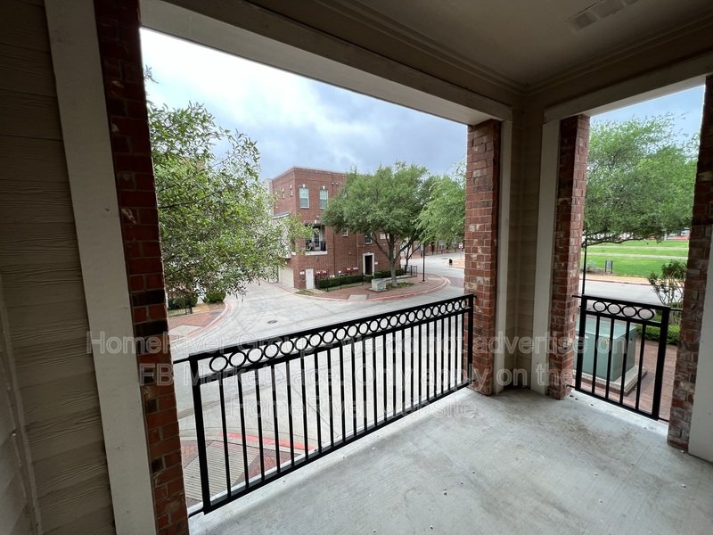 Move-in Ready! Modern 3BR Townhome | Corner Unit | Balcony! property image