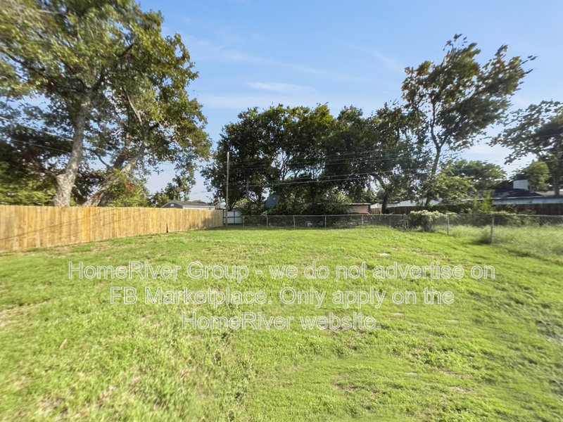 Available Now! 2820 Hillglenn Rd property image