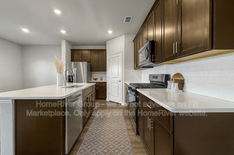 Available Now! 811 Honeydew Ln, McKinney, TX 75071 property image