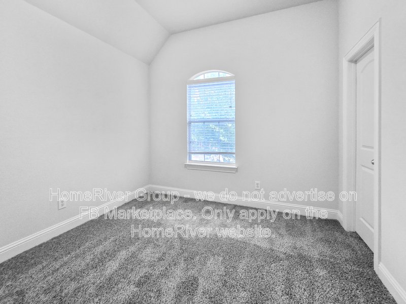 Spacious 4BR with Covered Patio | Fireplace | Refrigerator | Winding S property image