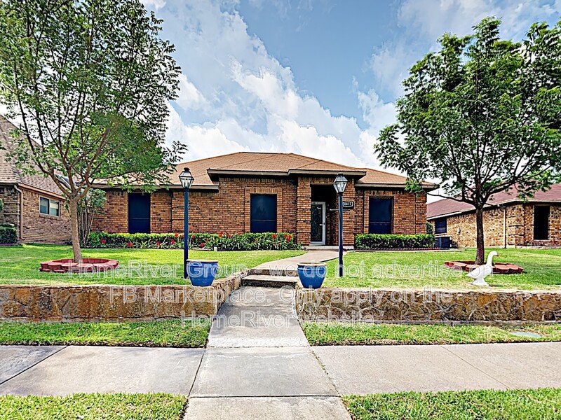 3 BR Home | Gas Fireplace | Enclosed Sunroom | Hot Tub property image