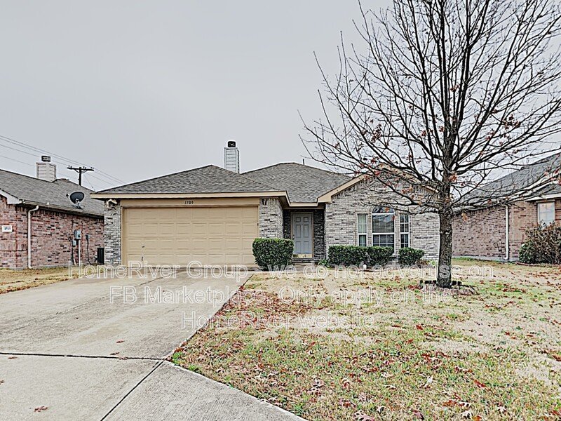 Move-in Ready! 3 BR Home | Fireplace | Fenced Yard property image