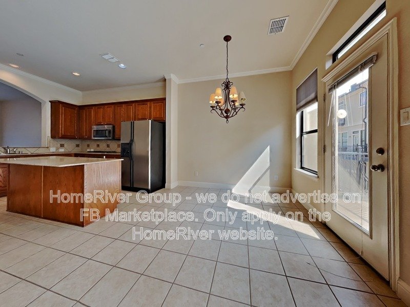 Perfect Executive Townhome at the Shops of Legacy property image