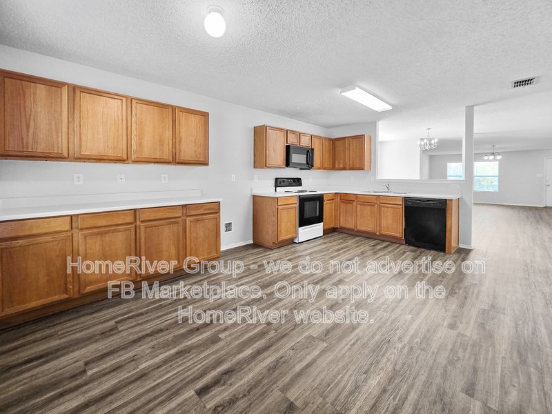 Move-in Ready 3BR Home in Prime Location! property image