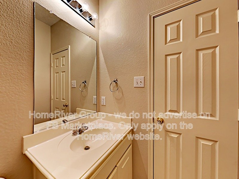 5 BR Home | Fireplace | Chef&amp;amp;amp;amp;amp;amp;amp;#39;s Kitchen | Fenced Yard w/ Shed property image