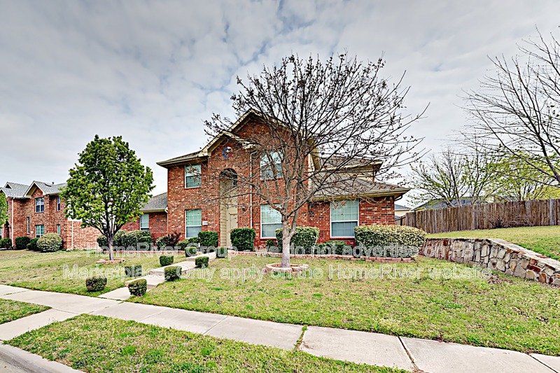 5 BR Home | Fireplace | Chef&amp;amp;amp;amp;amp;amp;amp;#39;s Kitchen | Fenced Yard w/ Shed property image