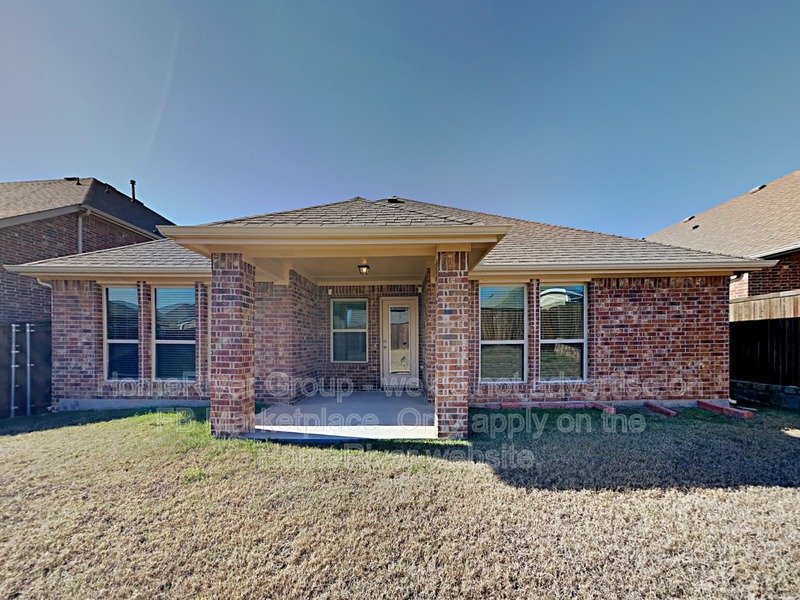 4 Bedroom, 2 Bath in Clements Ranch property image