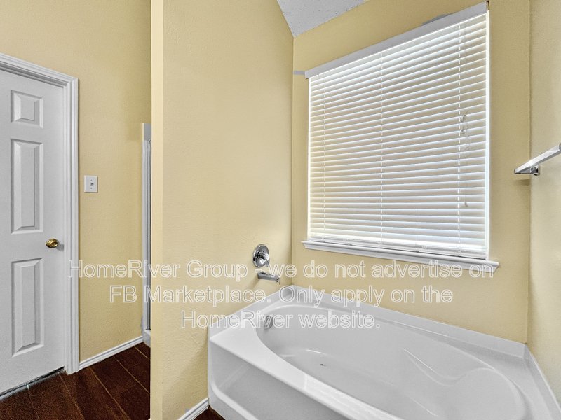 Move-in Ready! Schedule a showing today! property image