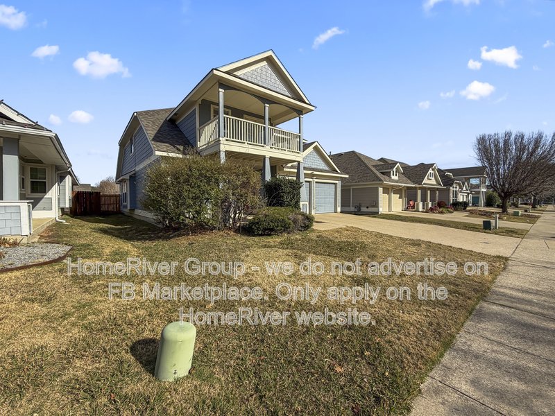 Available Now! 9736 Old Field Dr, Mckinney, TX 75072 property image