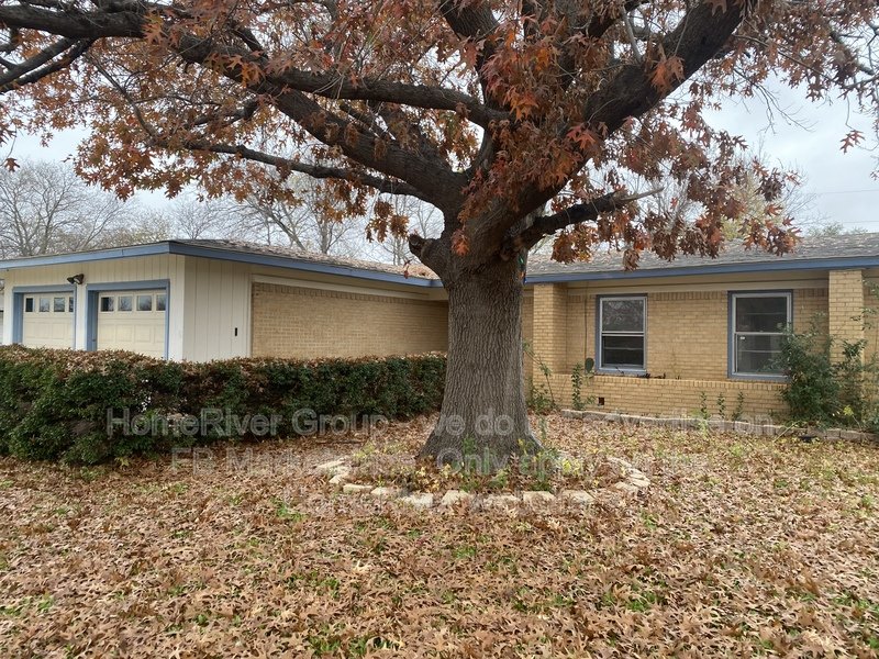 Move-in Ready! 3 BR Home | Refrigerator | Patio | Fenced Yard property image