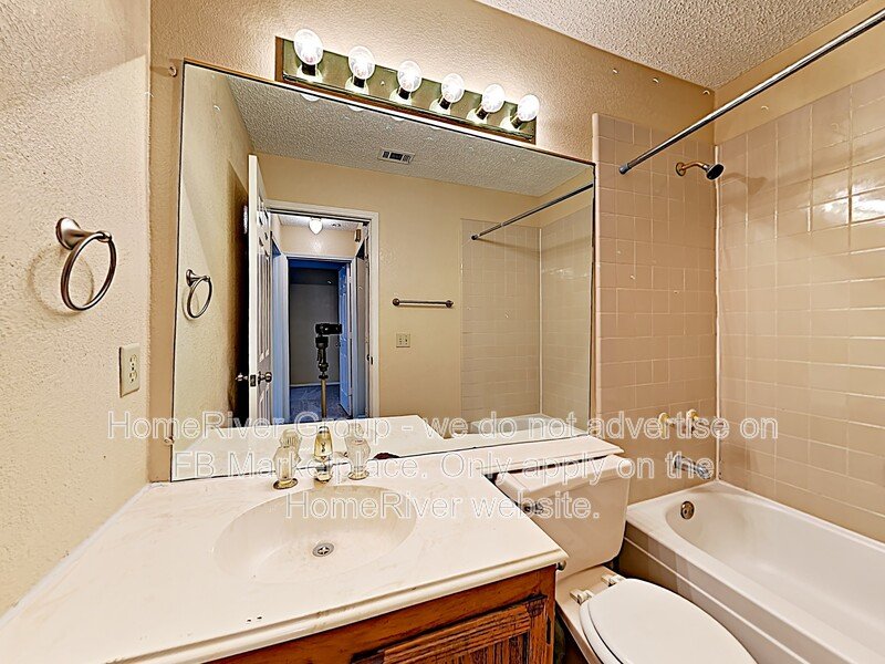 Charming 3BR I 2BA I in High Pointe property image