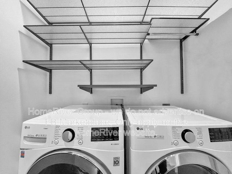 2 BR Multi-Level Apt Unit | Washer and Dryer | Rooftop Terrace property image