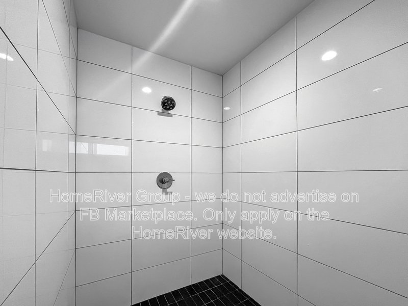 2 BR Multi-Level Apt Unit | Washer and Dryer | Rooftop Terrace property image