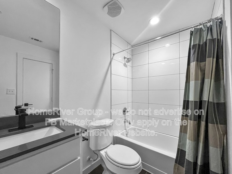 2 BR Multi-Level Apt Unit | Washer and Dryer | Rooftop Terrace property image