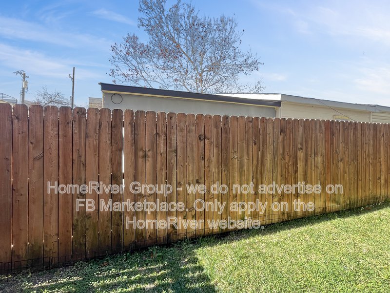 2 BR Multi-Level Apt Unit | Washer and Dryer | Rooftop Terrace property image