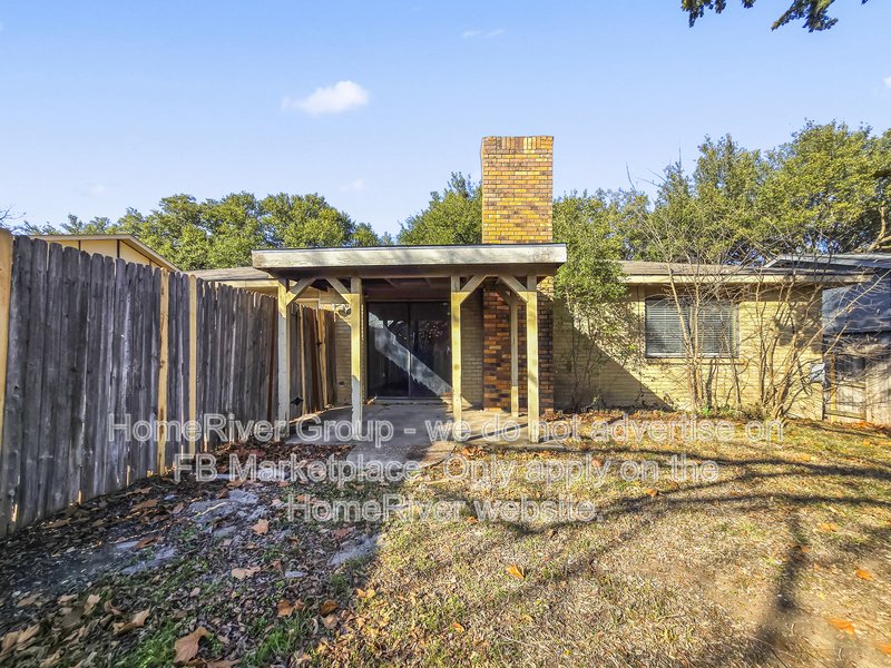 3 BD | Garage | Fireplace. property image