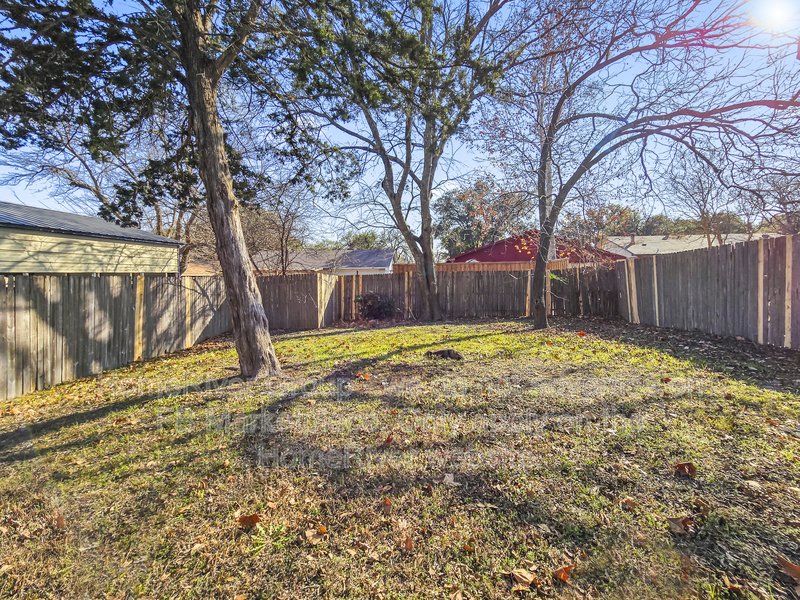 3 BD | Garage | Fireplace. property image