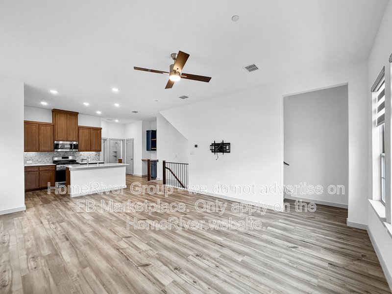 4 BD Townhome | Move-In Ready | Garage property image