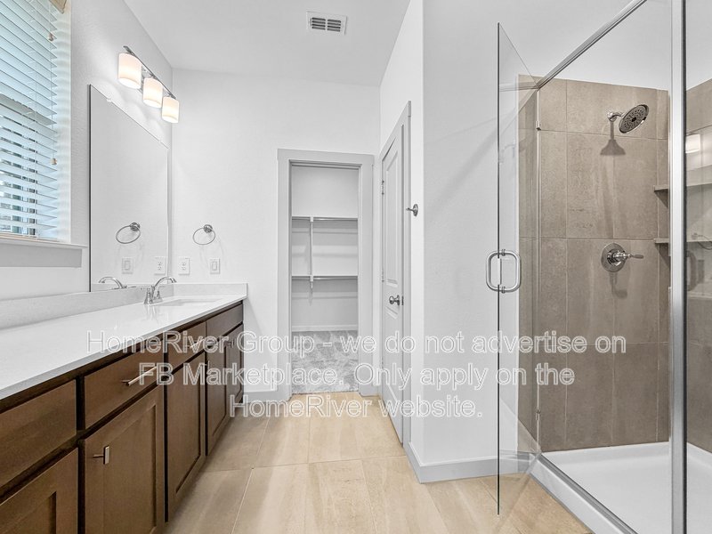 4 BD Townhome | Move-In Ready | Garage property image