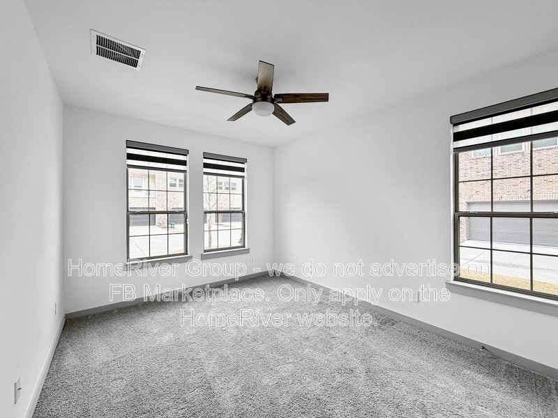 4 BD Townhome | Move-In Ready | Garage property image