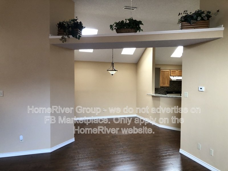 3 BR Home | New washer, Dryer, and Refrigerator | Fireplace property image